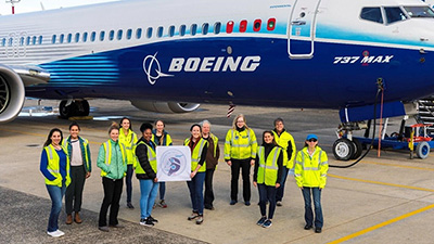 737-10 flight test crew