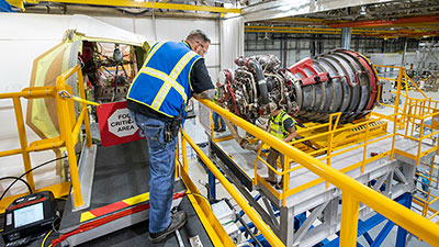 Boeing Begins Engine Install on SLS Core Stage